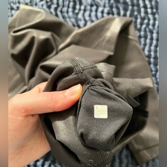 Lululemon Wunder Train HR 28” Special Edition Black Shine Foil - size 6 - Picture 10 of 10